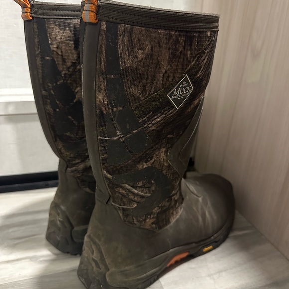 Brown Sturdy Outdoor Boots - Picture 2 of 5